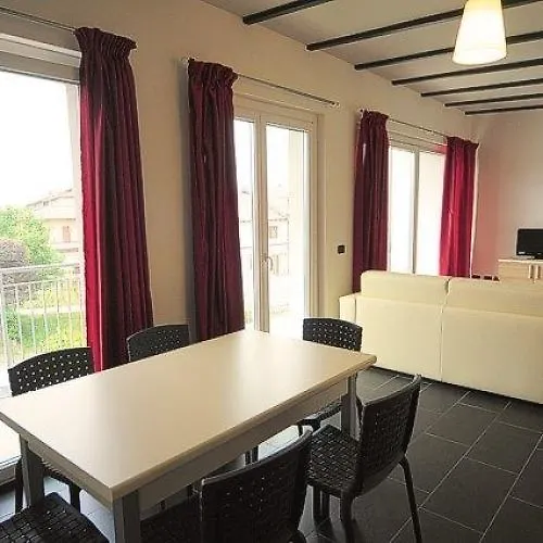 Windsurf Hotel apartamentowy Domaso